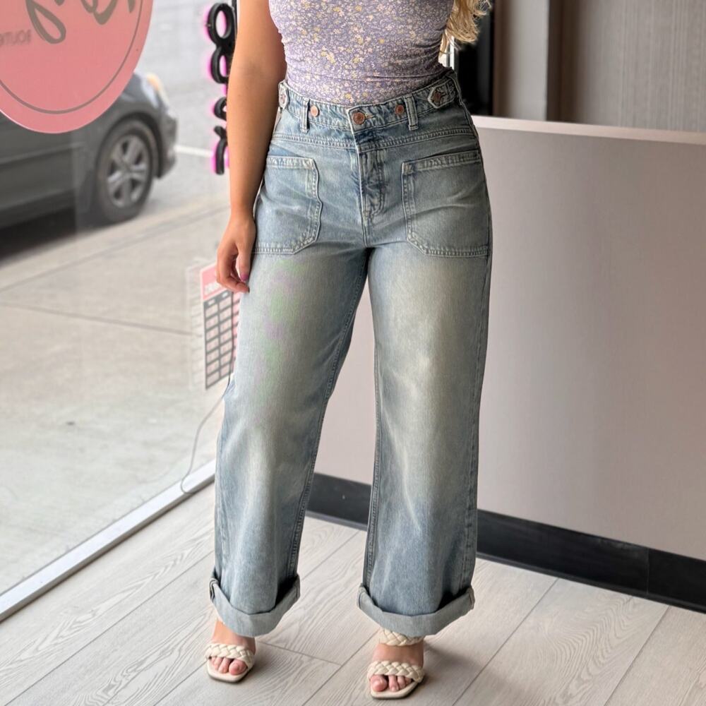 Free People We The Free NWT Palmer Cuffed Jeans Sz 28 Light Wash Blue Denim